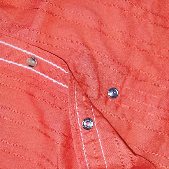 Ariat fitted button down shirt with back embroidery - Size M - Picture 6 of 11